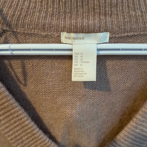 H&M Sweater - Picture 3 of 3